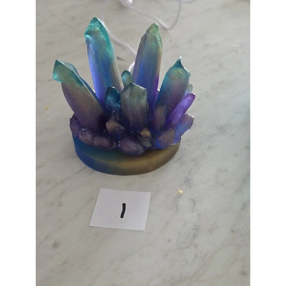 Handmade Resin Crystal LED Night Light – Glowing Crystal Cluster Lamp Home Decor